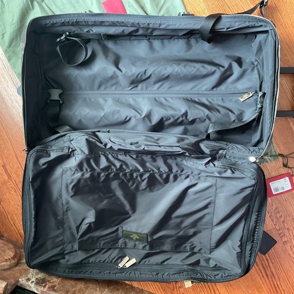 UNISEX !! VALENTINO GARAVANI LUGGAGE !! - Picture 9 of 16